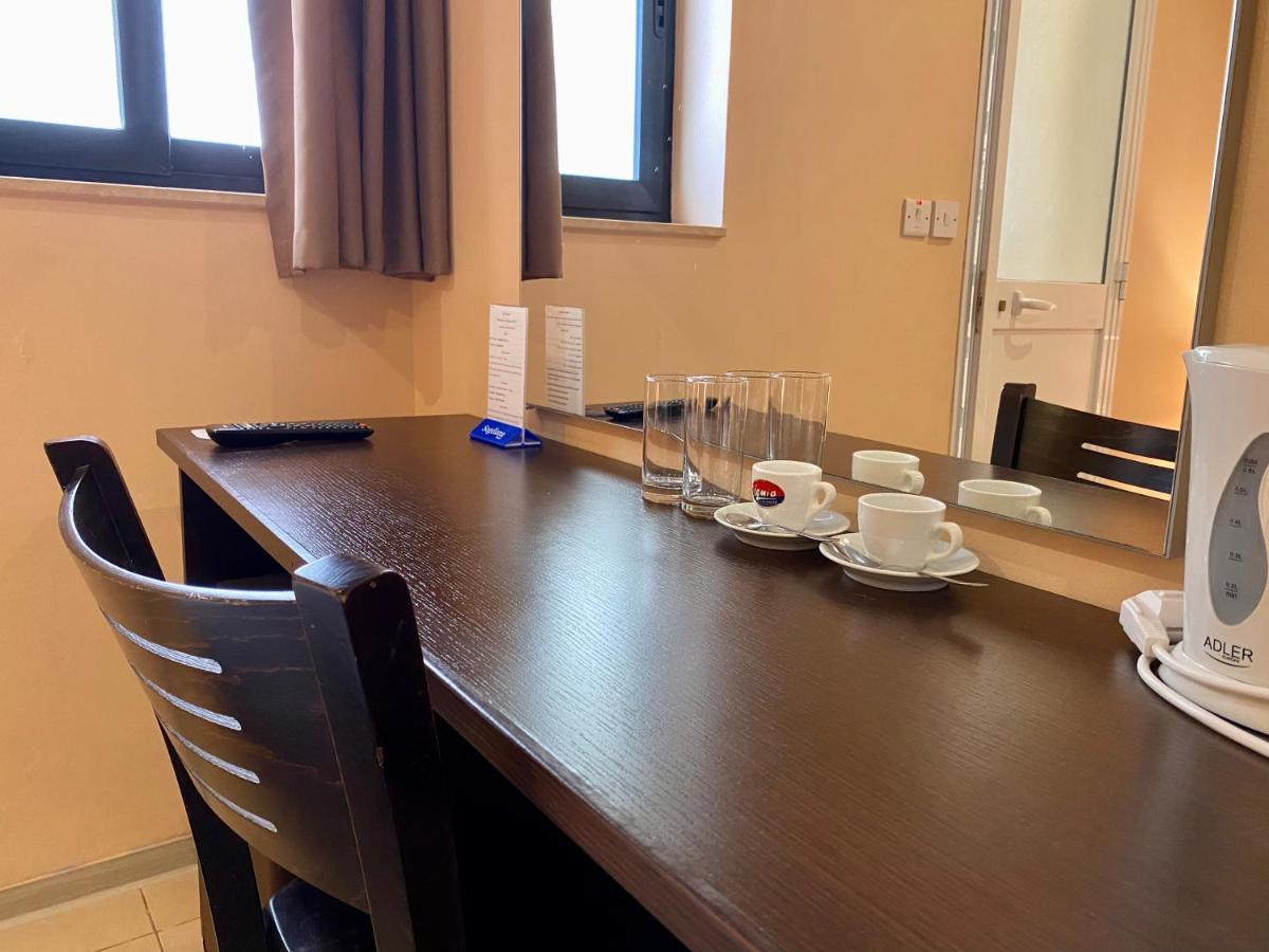Malta Paradise Hotel Saint Julian's ภายนอก รูปภาพ