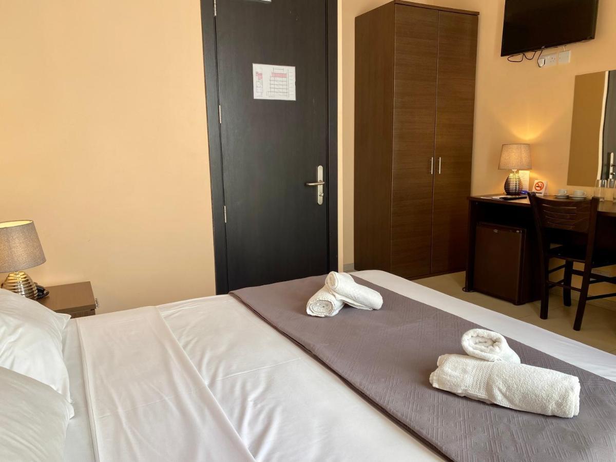 Malta Paradise Hotel Saint Julian's ภายนอก รูปภาพ
