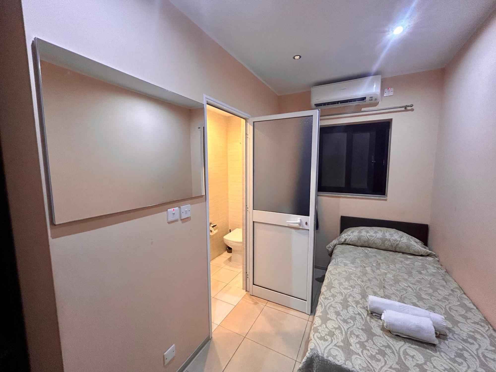 Malta Paradise Hotel Saint Julian's ภายนอก รูปภาพ
