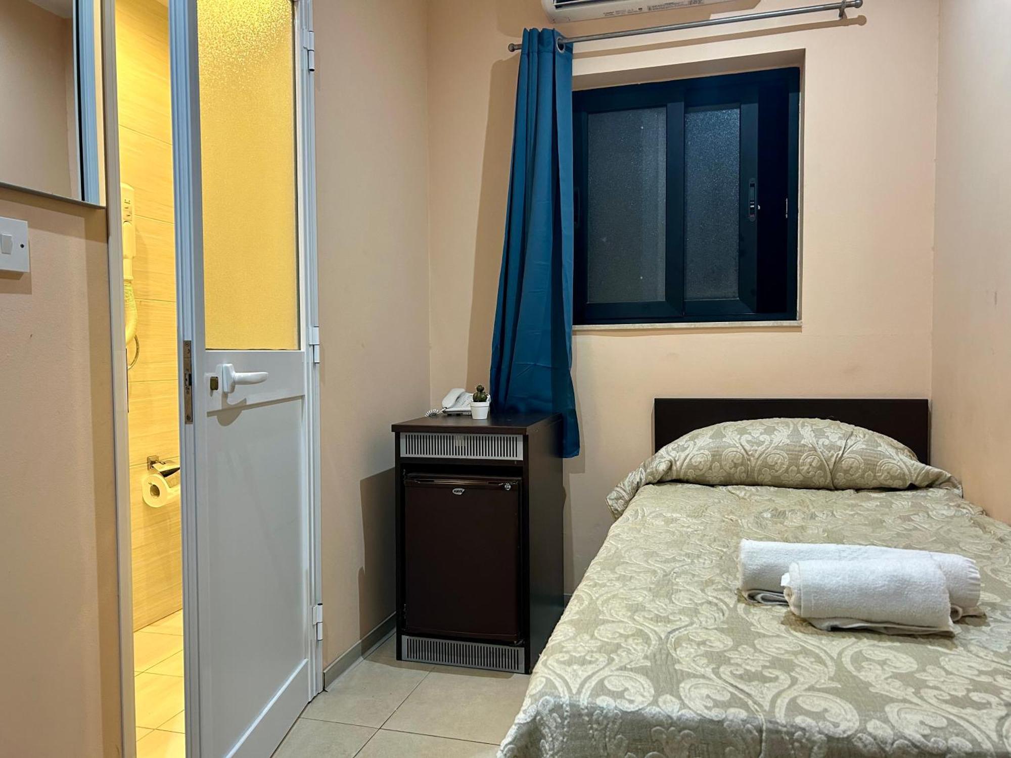 Malta Paradise Hotel Saint Julian's ภายนอก รูปภาพ