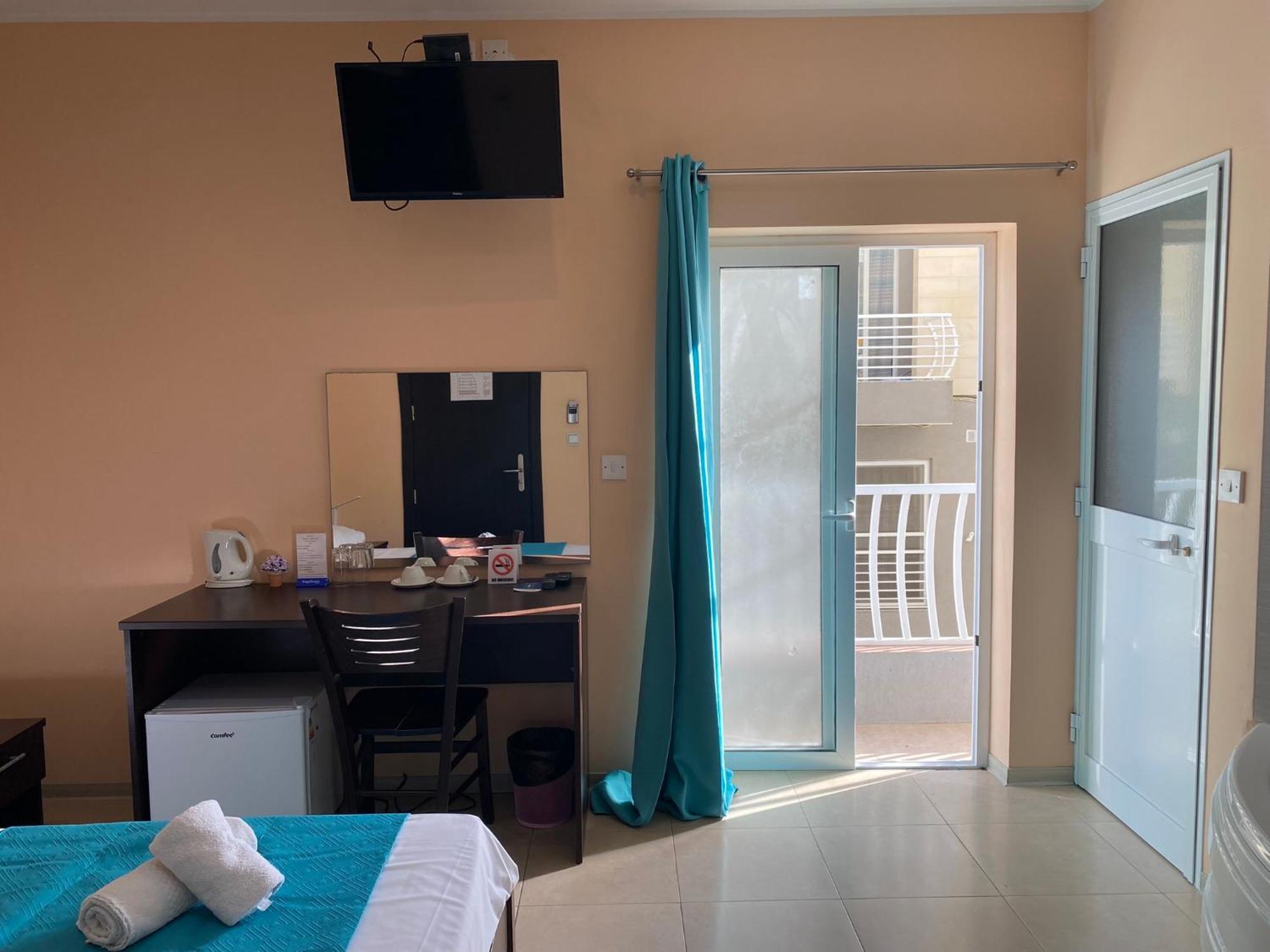 Malta Paradise Hotel Saint Julian's ภายนอก รูปภาพ