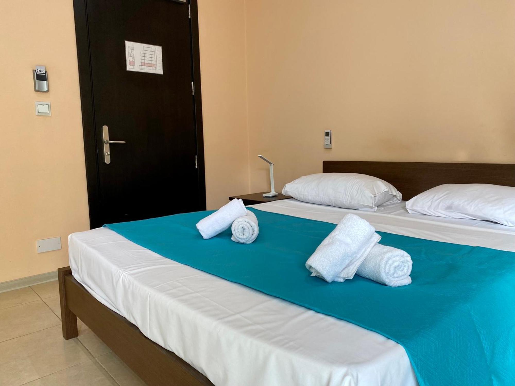 Malta Paradise Hotel Saint Julian's ภายนอก รูปภาพ